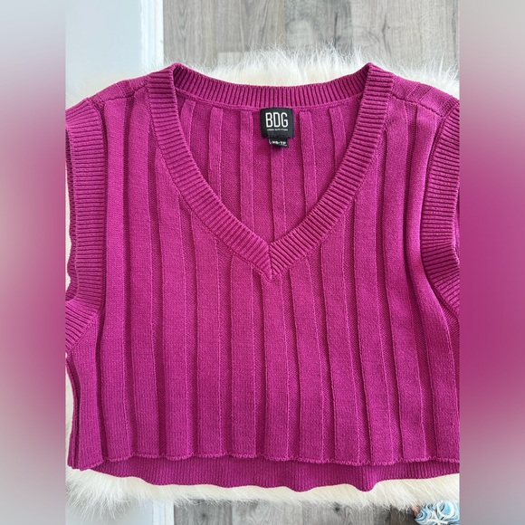 Magenta Crop Knit Vest - Picture 7 of 9